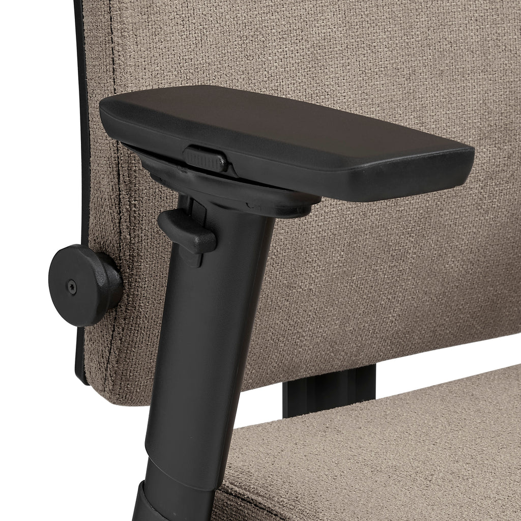 Circavora Ergonomic Chair